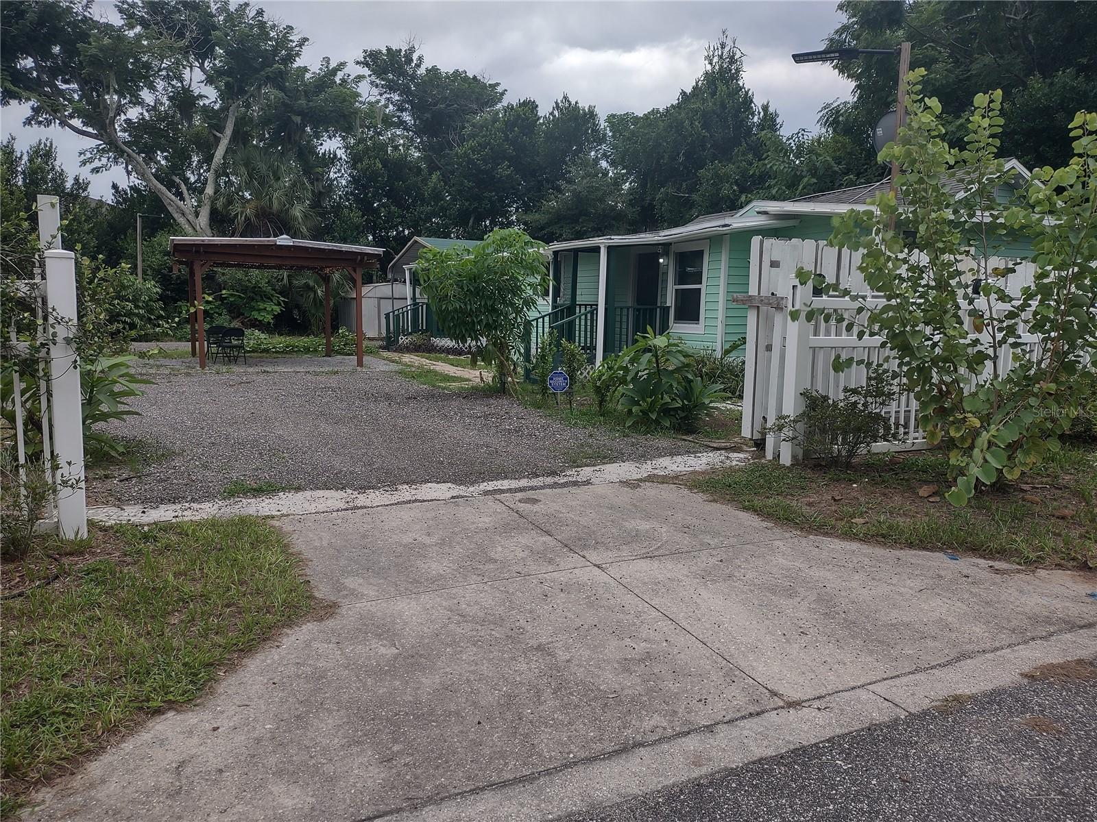 901 HIBISCUS CT — photo 8