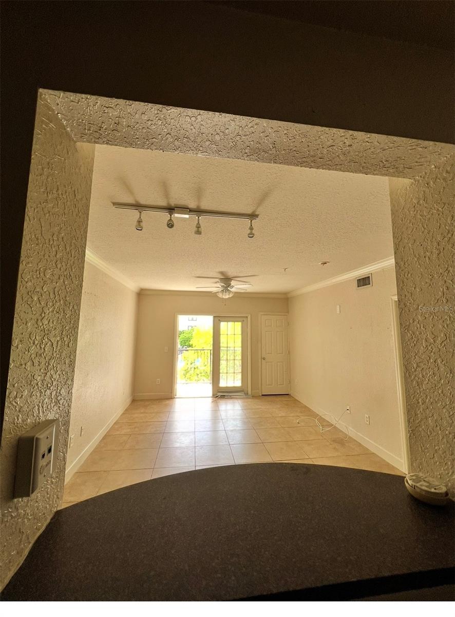 202 E SOUTH ST #5048 — photo 4