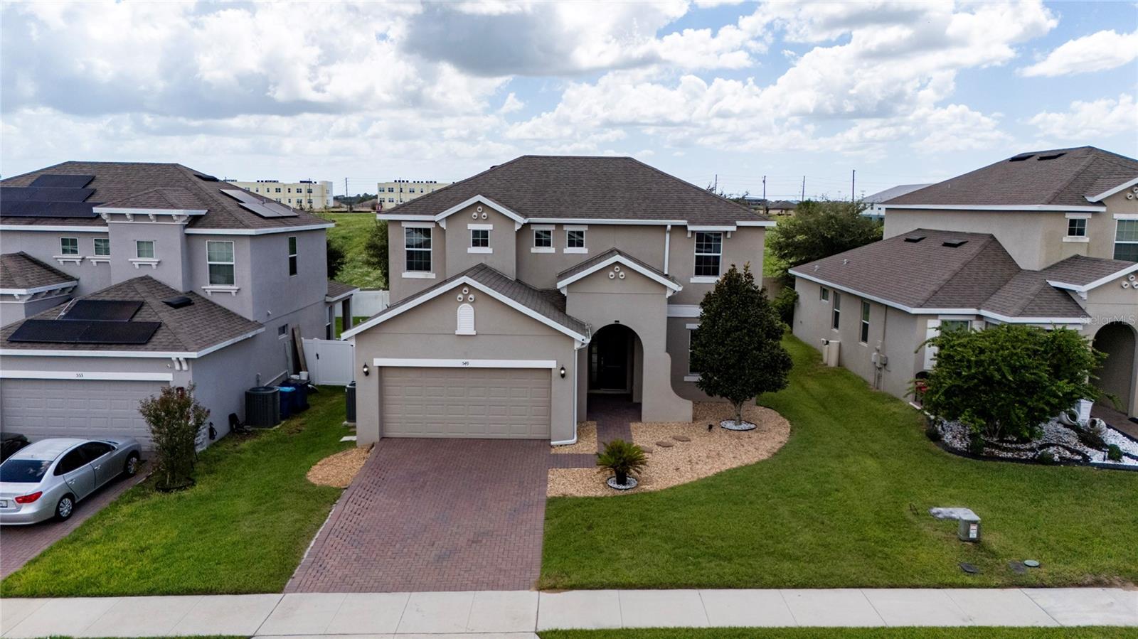 549 SAPPHIRE DR — photo 2