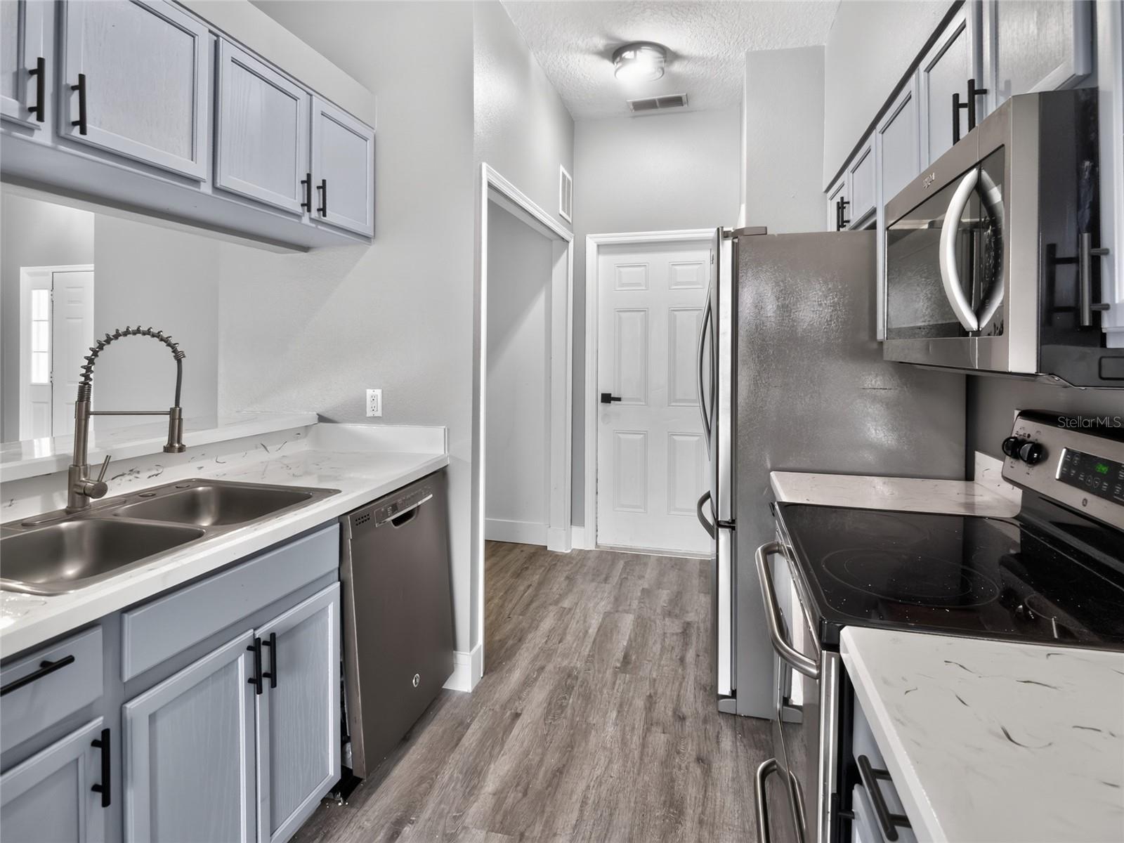 257 MARGATE DR — photo 7
