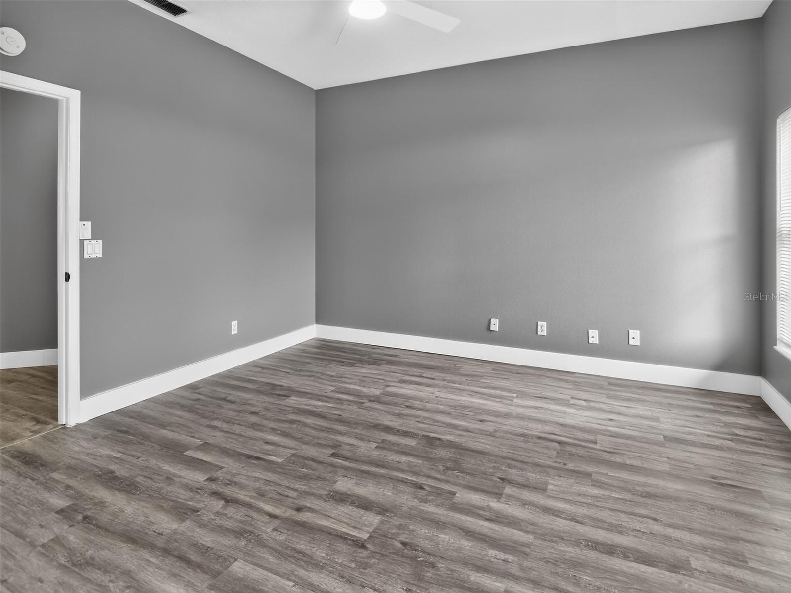 257 MARGATE DR — photo 9