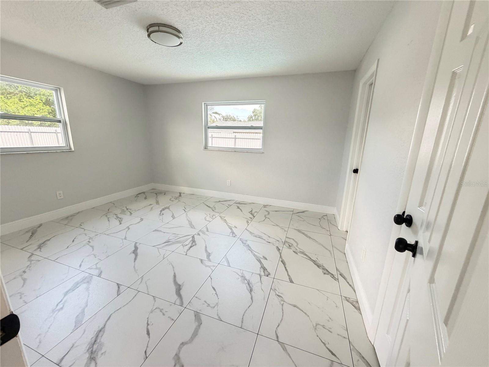 10647 REGENCY CT — photo 12