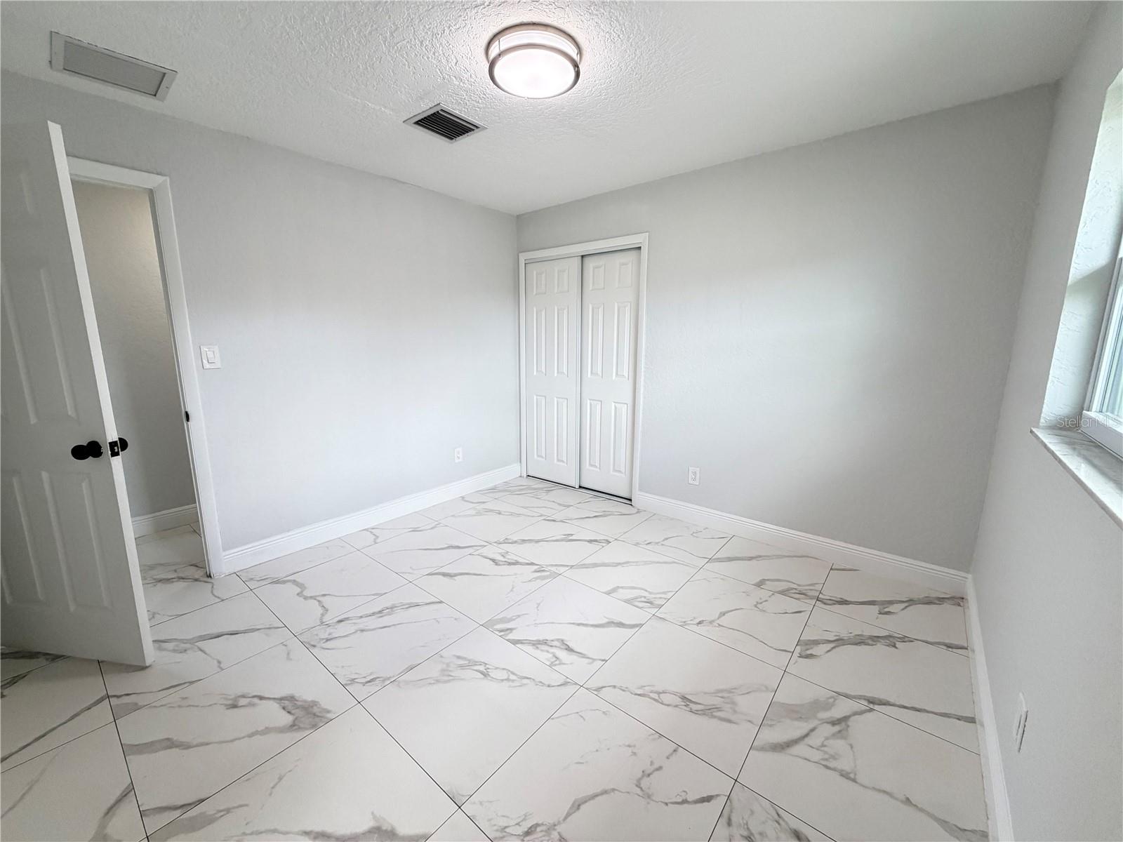 10647 REGENCY CT — photo 10