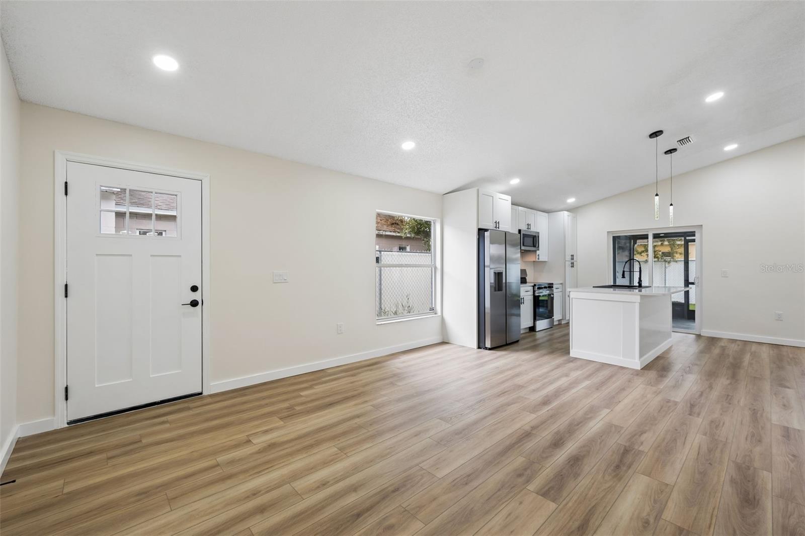 1158 VISTA PALMA WAY — photo 6
