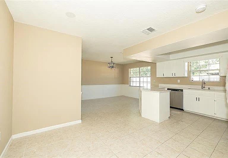 1200 LAWRENCE AVE — photo 5
