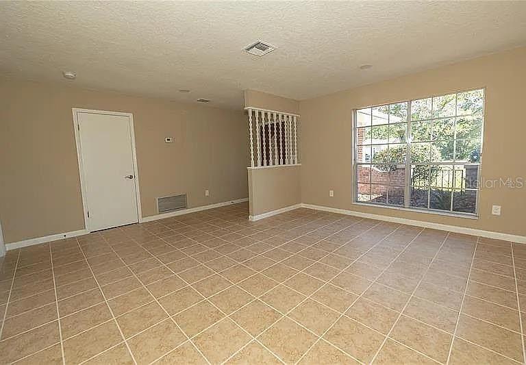 1200 LAWRENCE AVE — photo 6