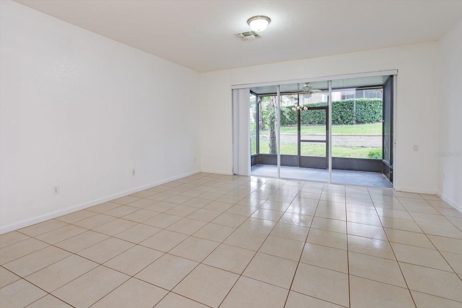 2520 STOCKTON DR — photo 11
