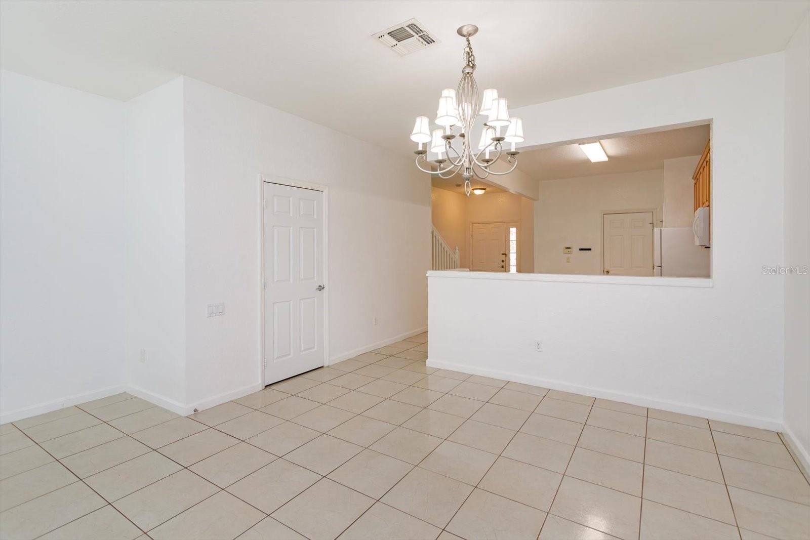 2520 STOCKTON DR — photo 9