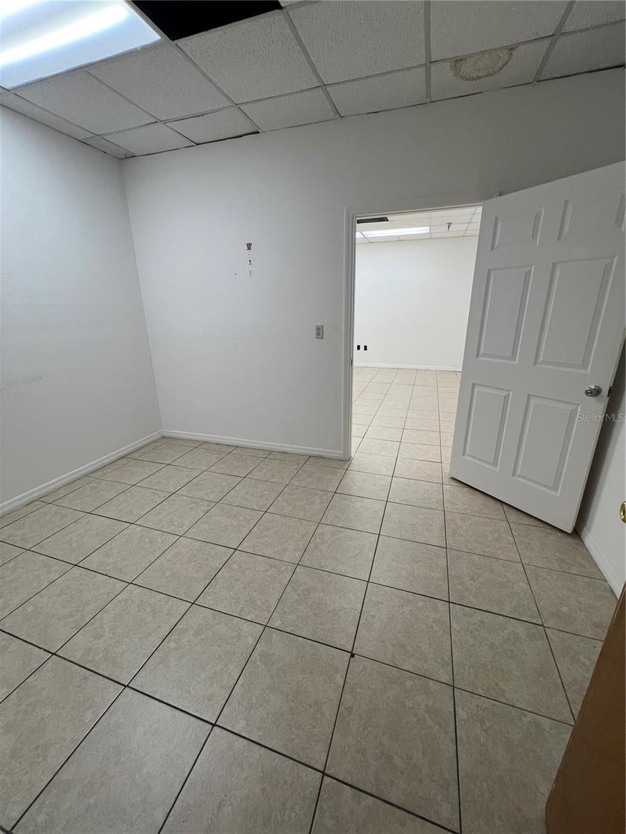 6900 SILVER STAR RD — photo 9