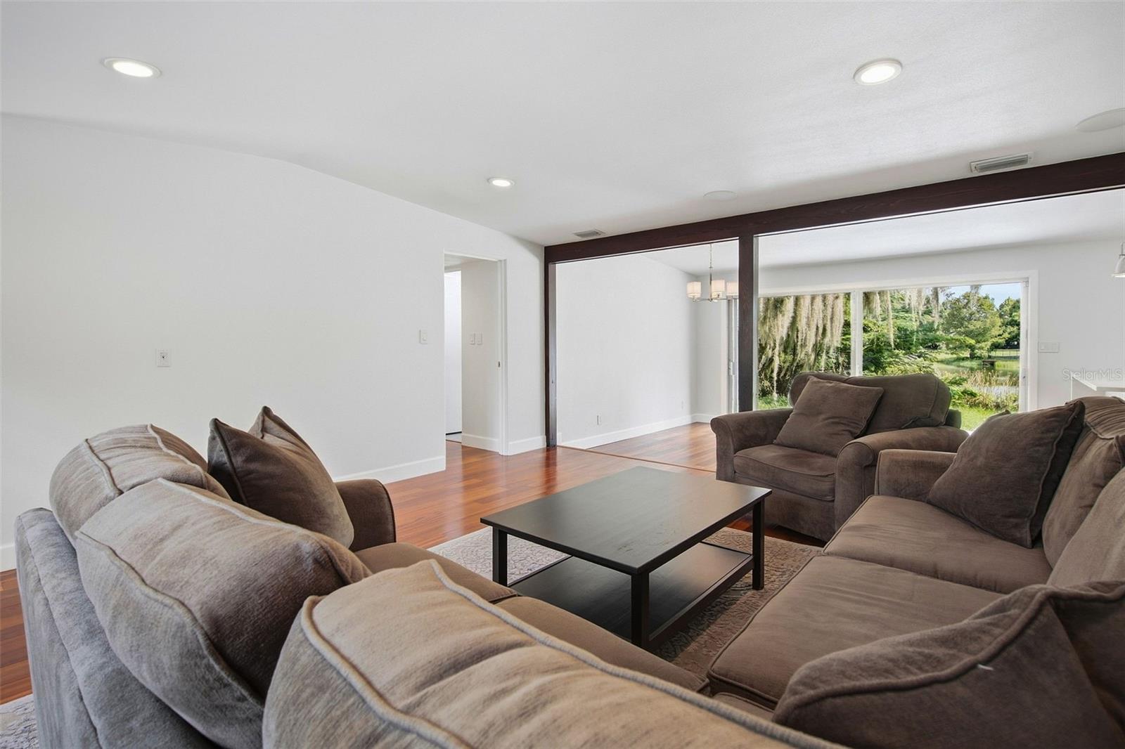 2823 WRIGHT AVE — photo 3