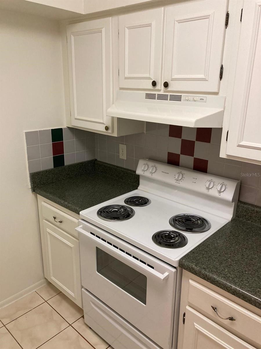 300 CHEROKEE CT #F — photo 7