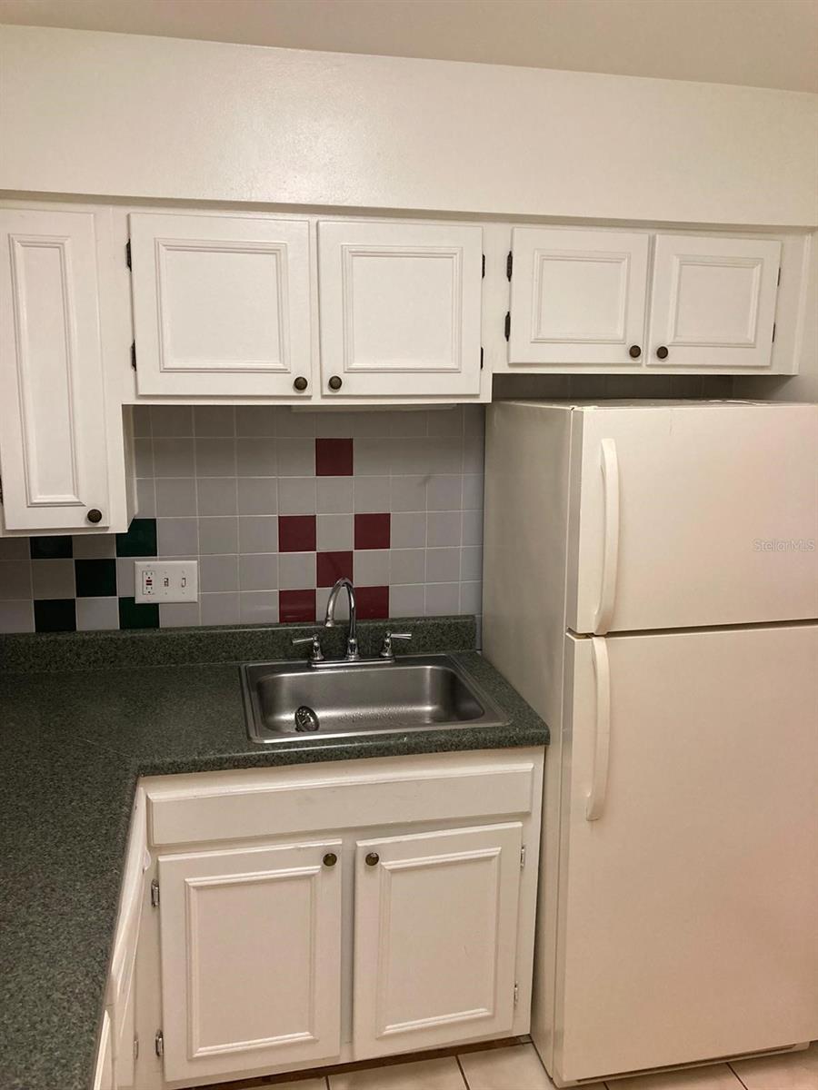 300 CHEROKEE CT #F — photo 8