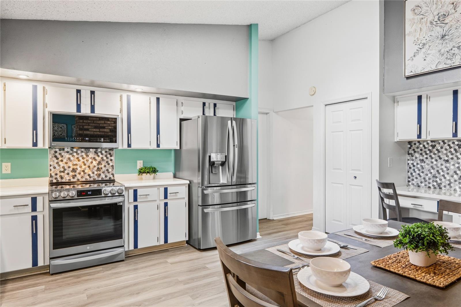 1239 GIOVANNI ST — photo 4
