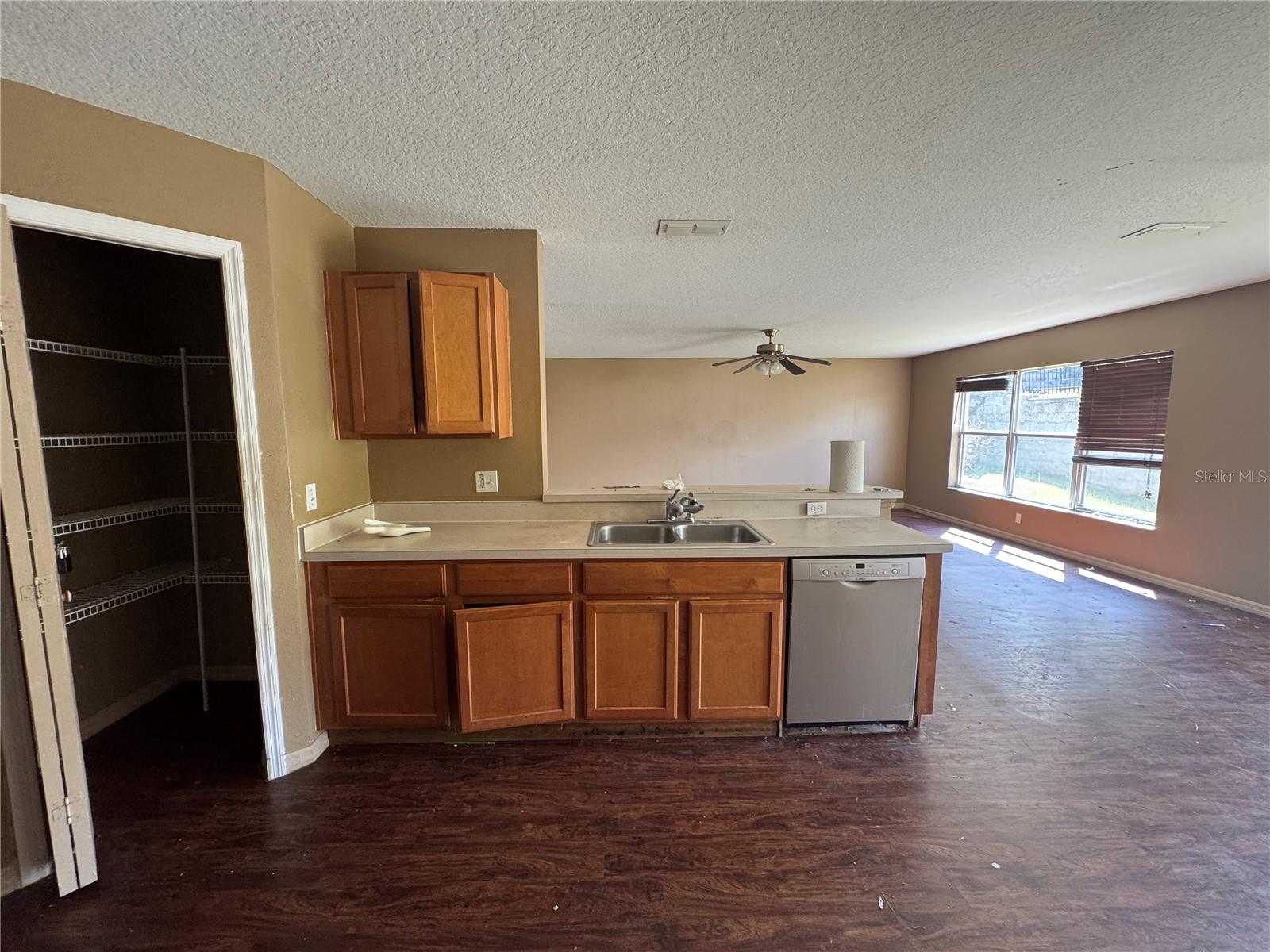 430 SOUTHRIDGE RD — photo 9