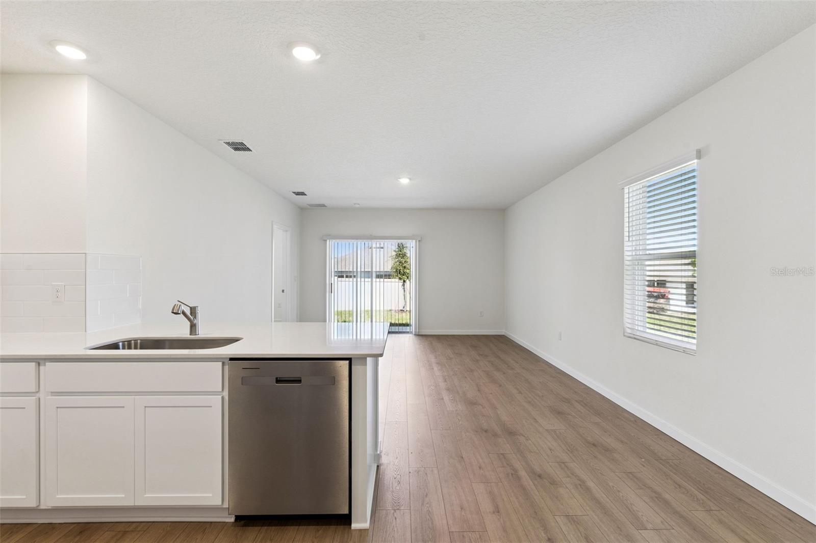 1921 HOWARD MESA DR — photo 11