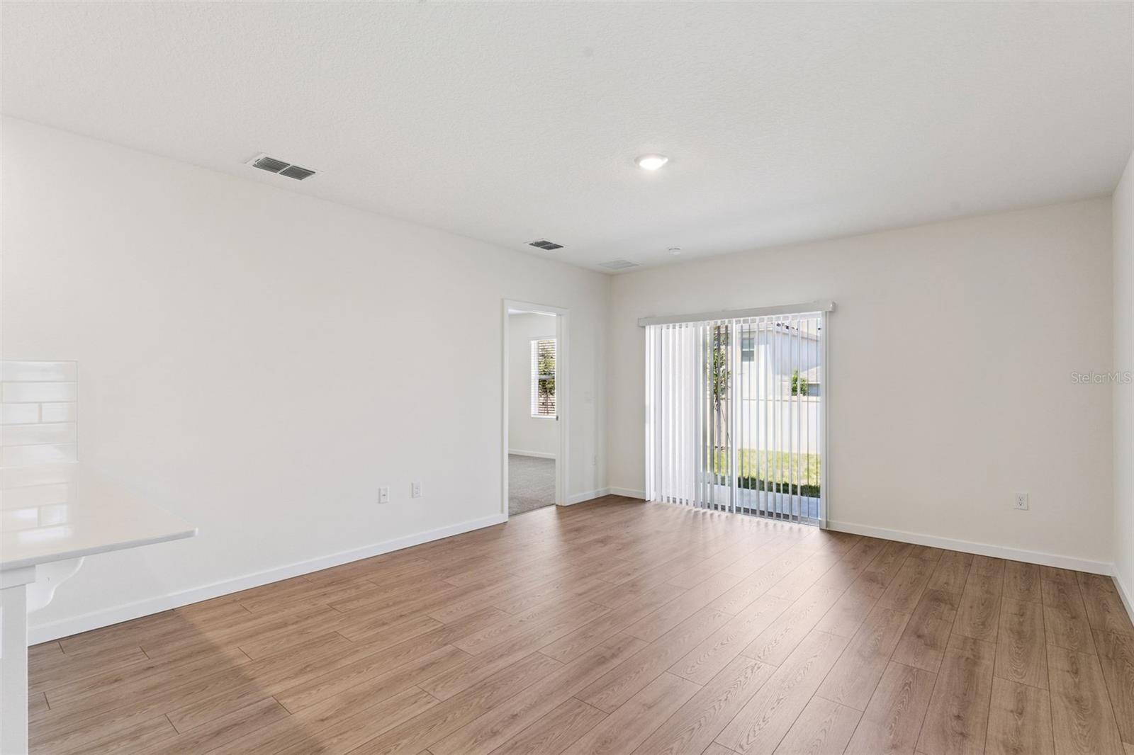 1921 HOWARD MESA DR — photo 5