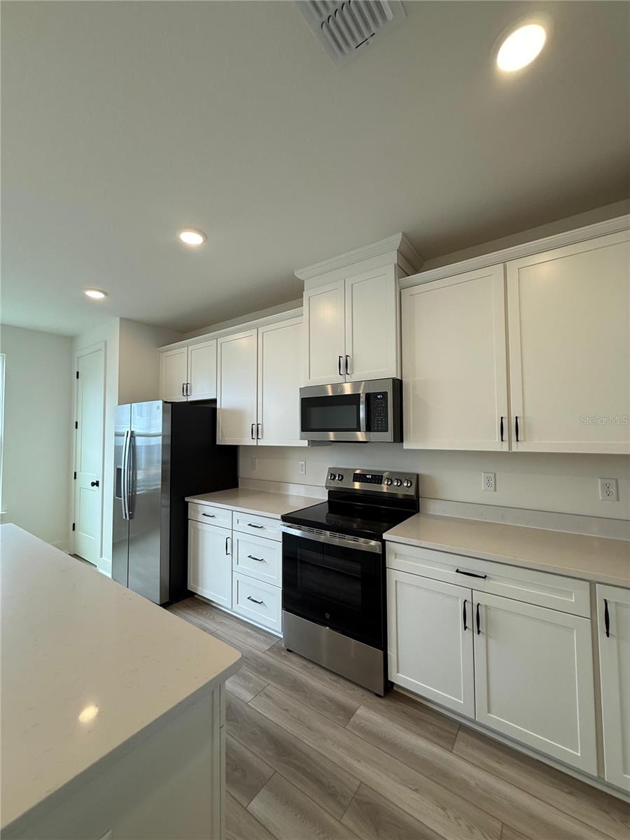 15051 GROVESIDE RD — photo 12