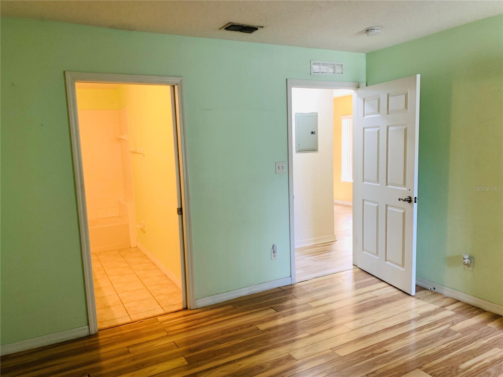 1421 FETTLER WAY — photo 7
