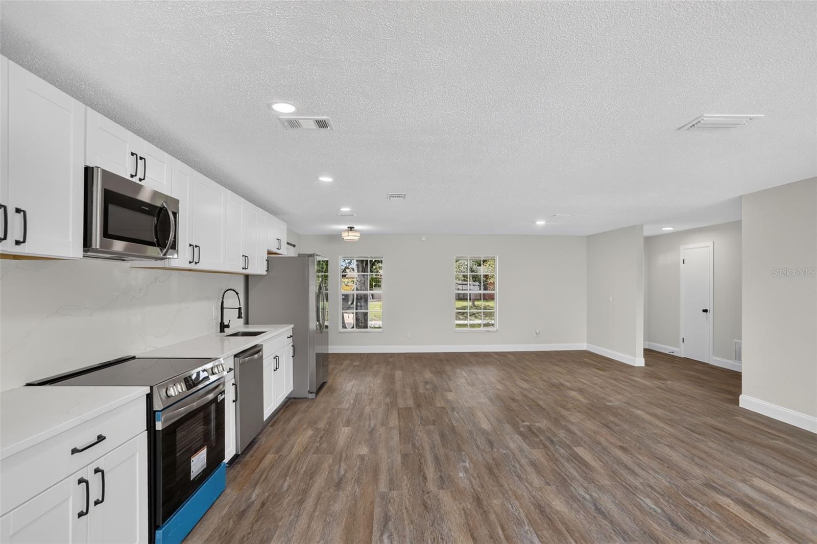 405 CHESTNUT AVE — photo 4