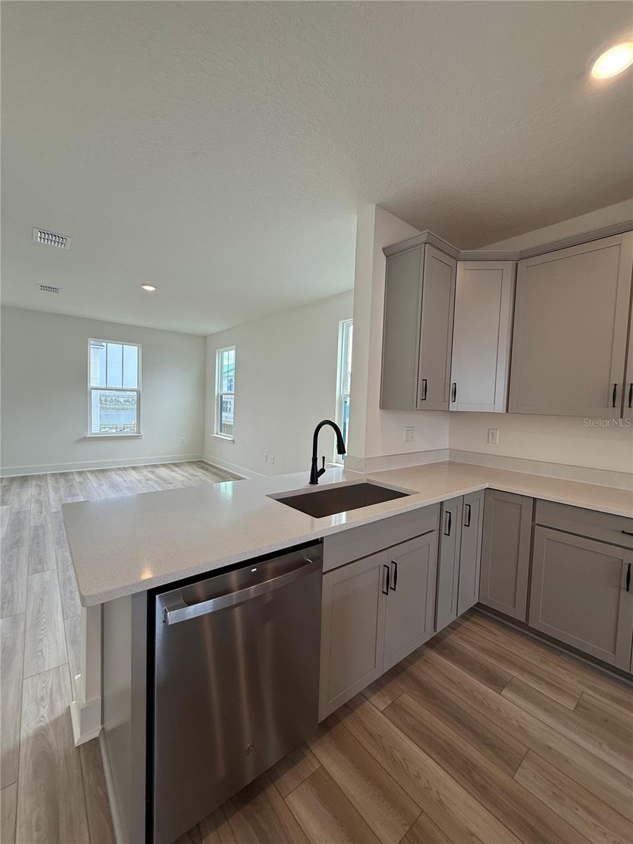 15027 GROVESIDE RD — photo 12