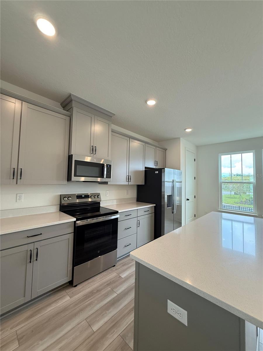 15027 GROVESIDE RD — photo 10
