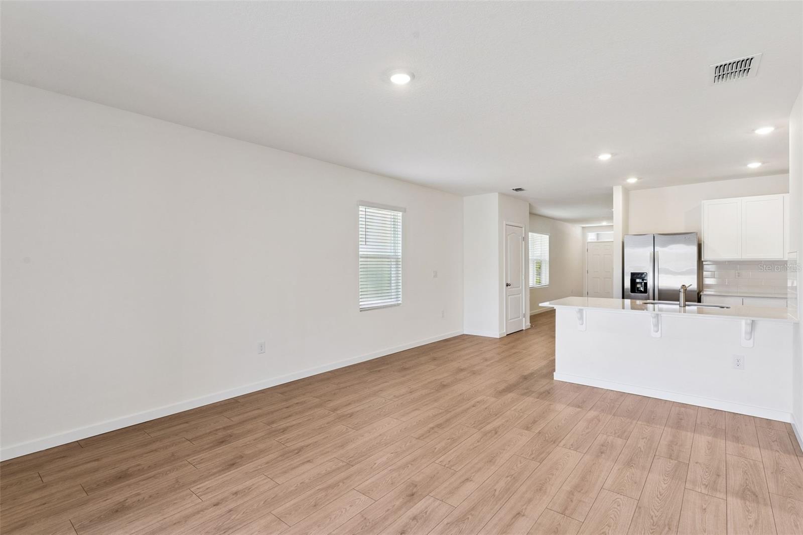 3333 SPINEYWOOD DR — photo 8