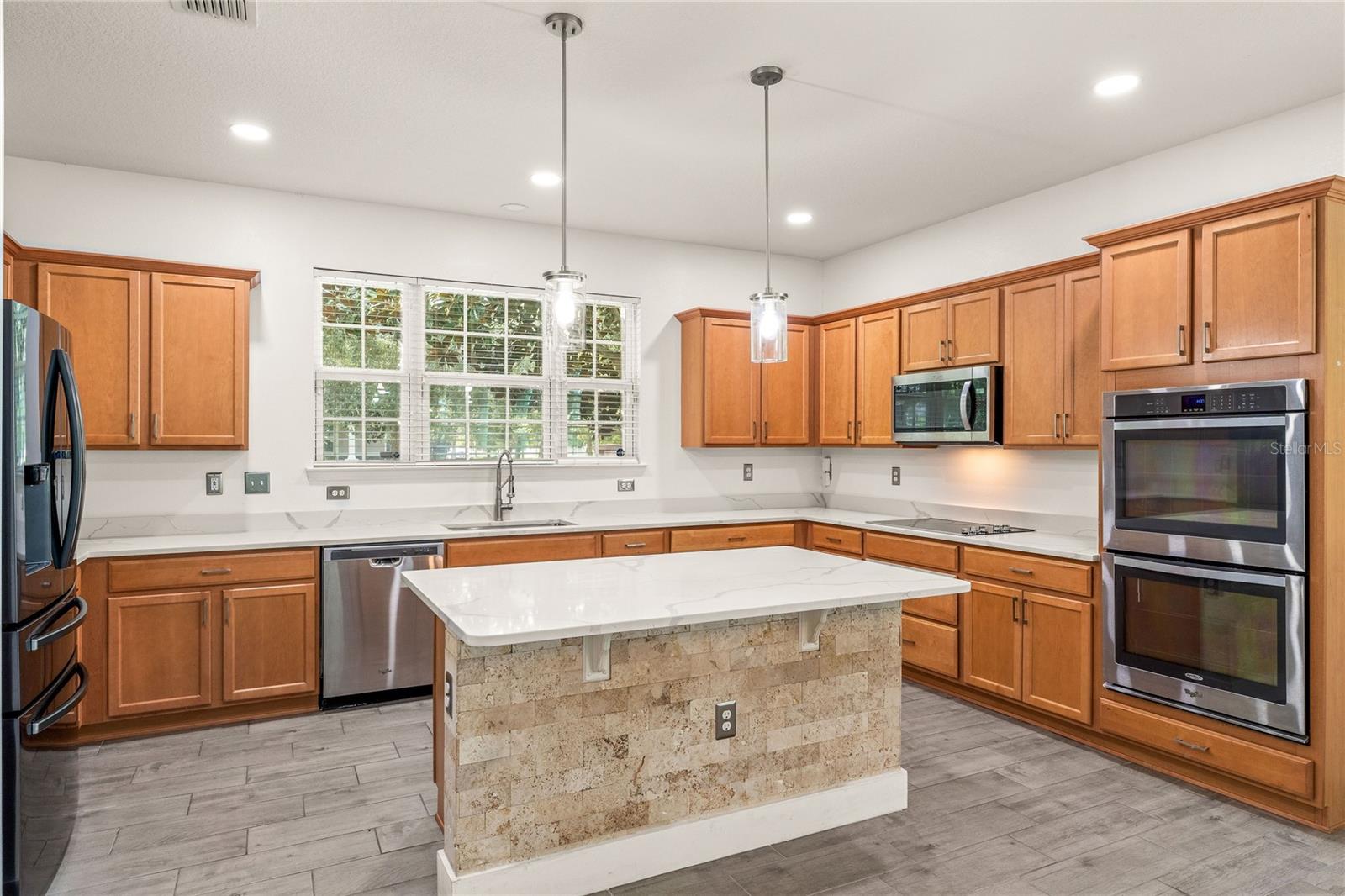 13701 BECKMAN DR — photo 3