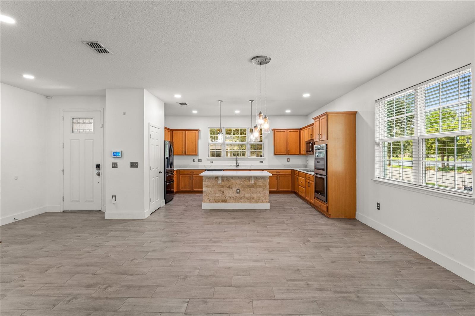 13701 BECKMAN DR — photo 8