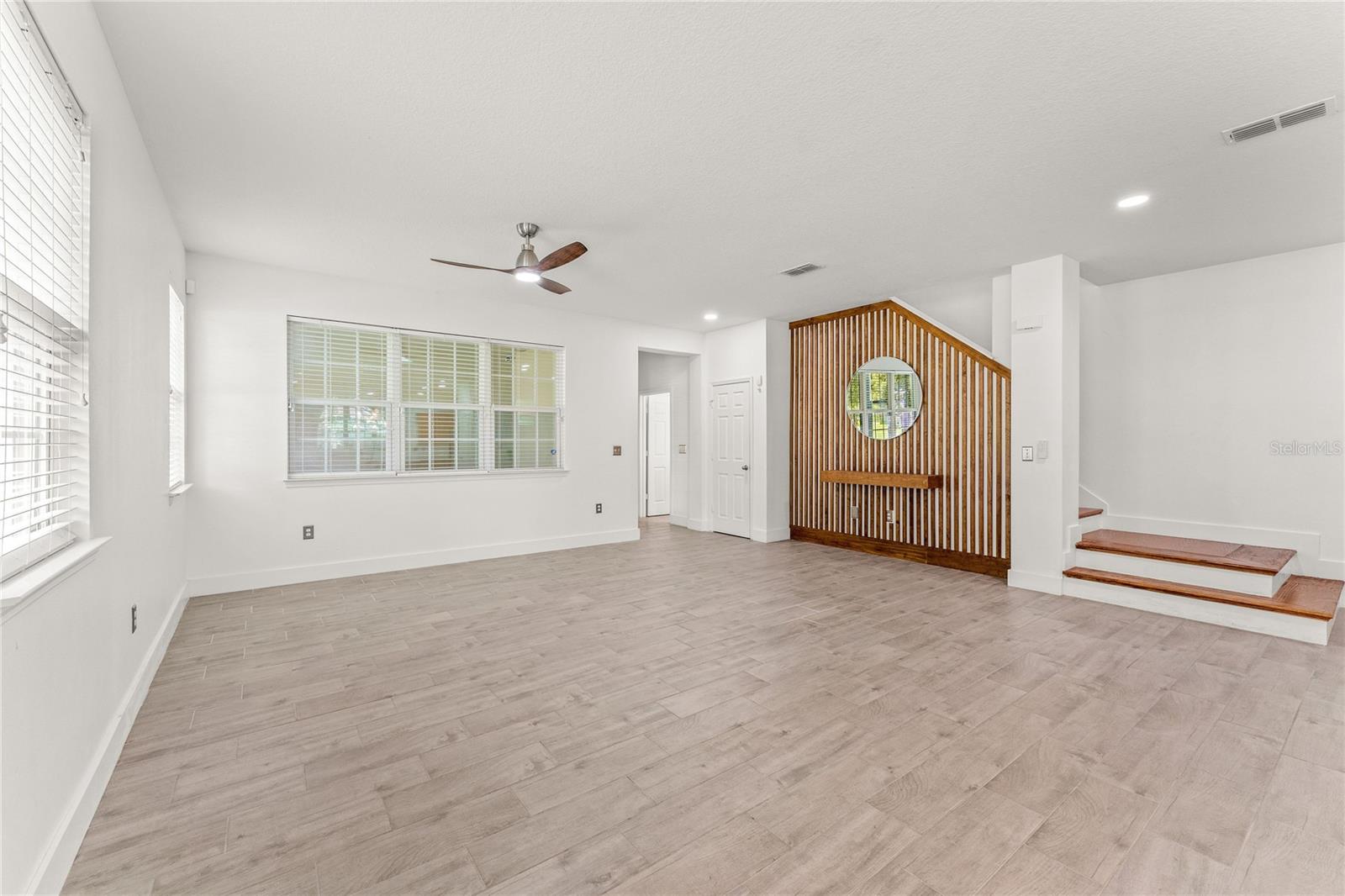 13701 BECKMAN DR — photo 9
