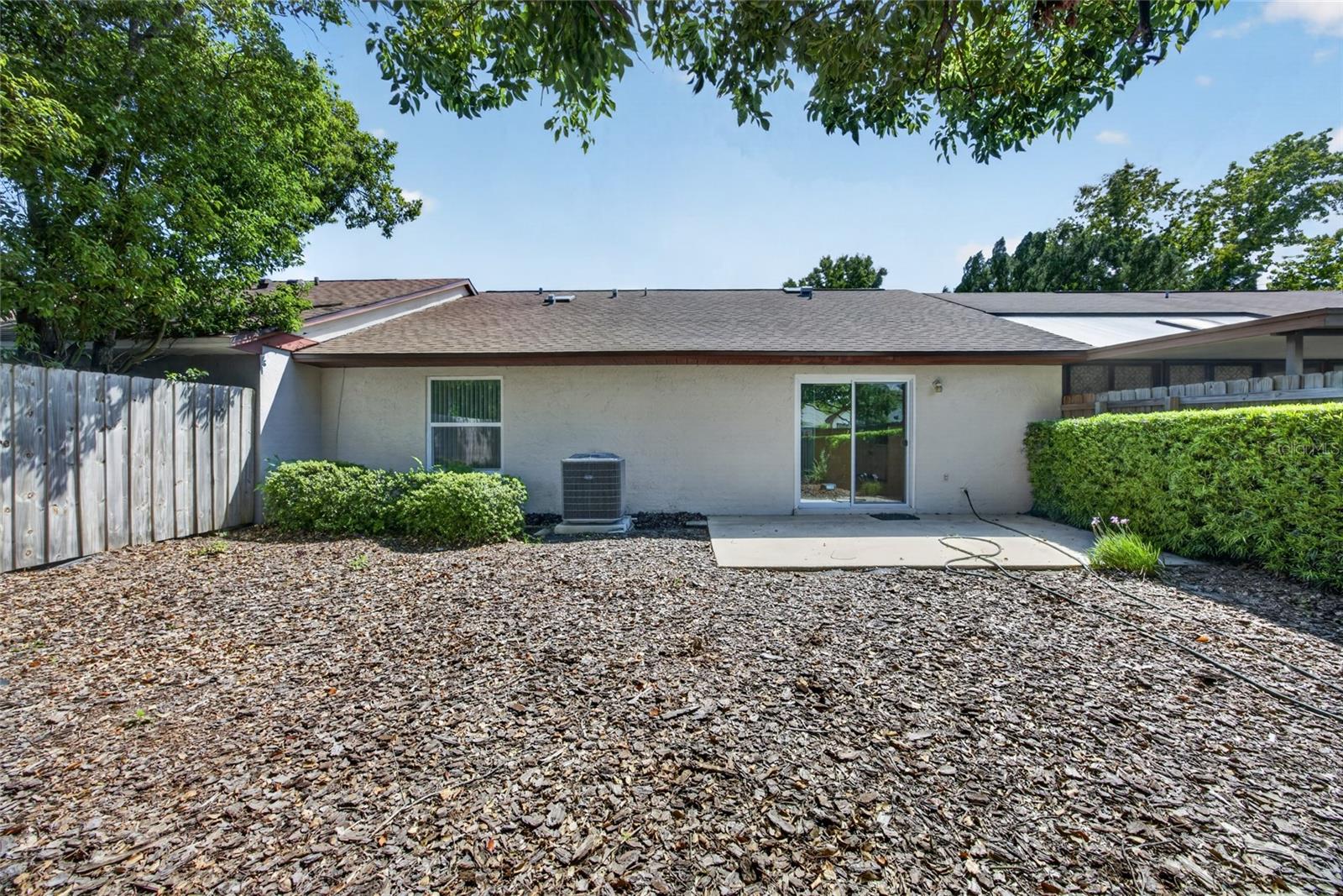 102 EDGEWATER CIR — photo 3