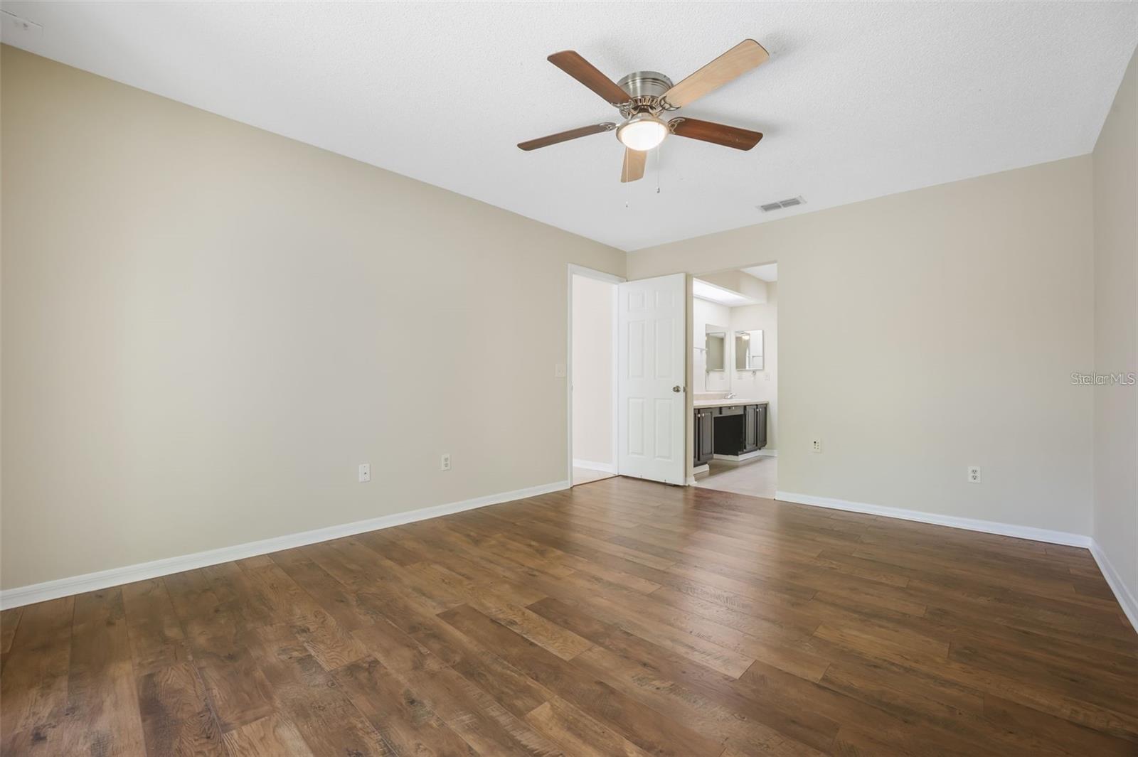 840 LAKE JACKSON CIR — photo 11