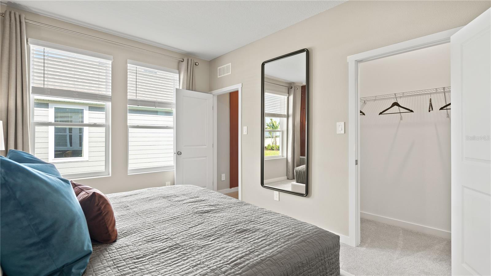 5595 DENNERY BAY RD — photo 11