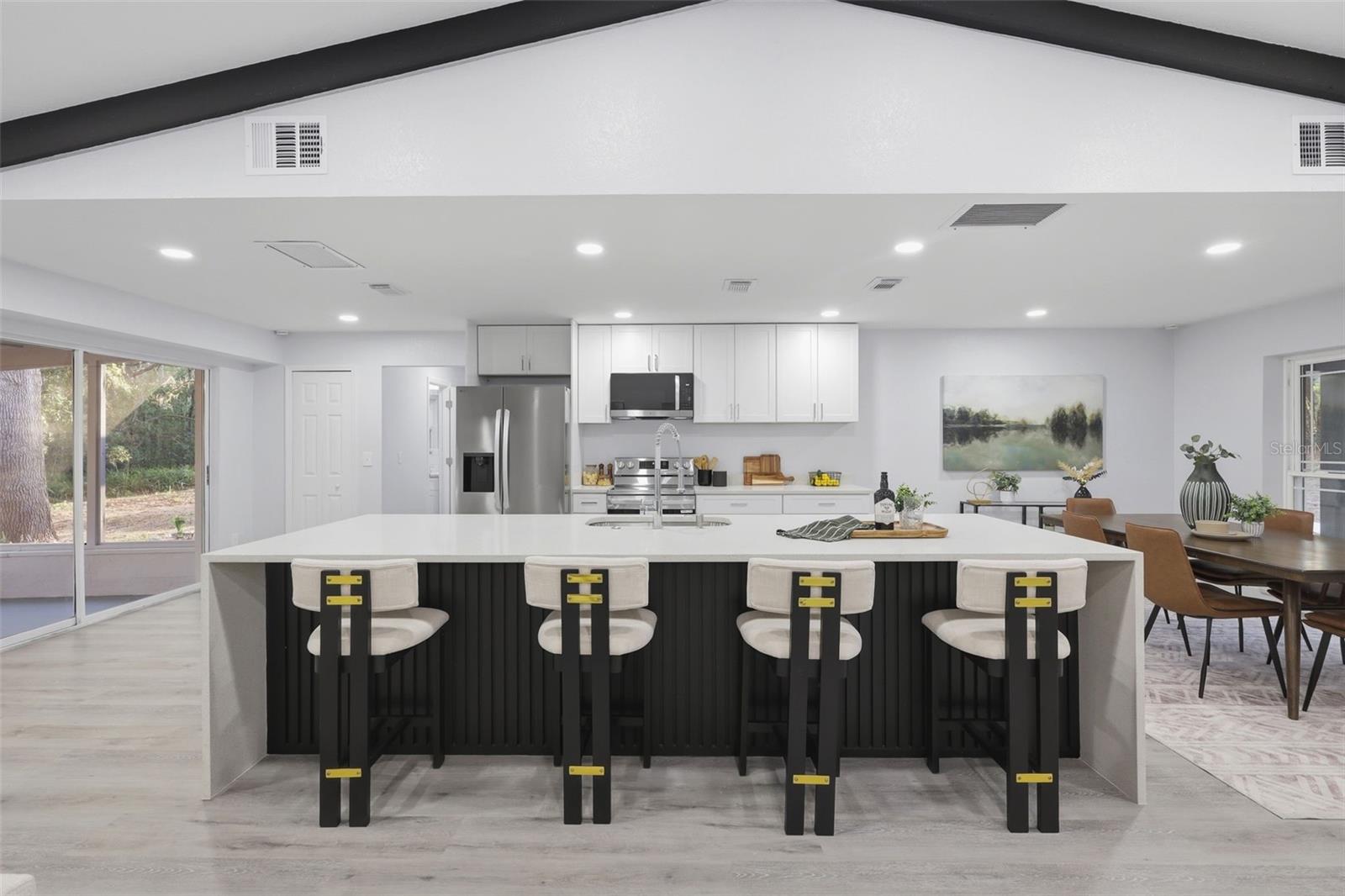 300 E SWEETWATER CREEK DR — photo 3