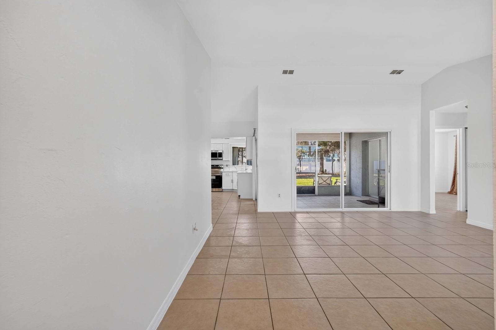 7 BROWNSTONE LN — photo 6