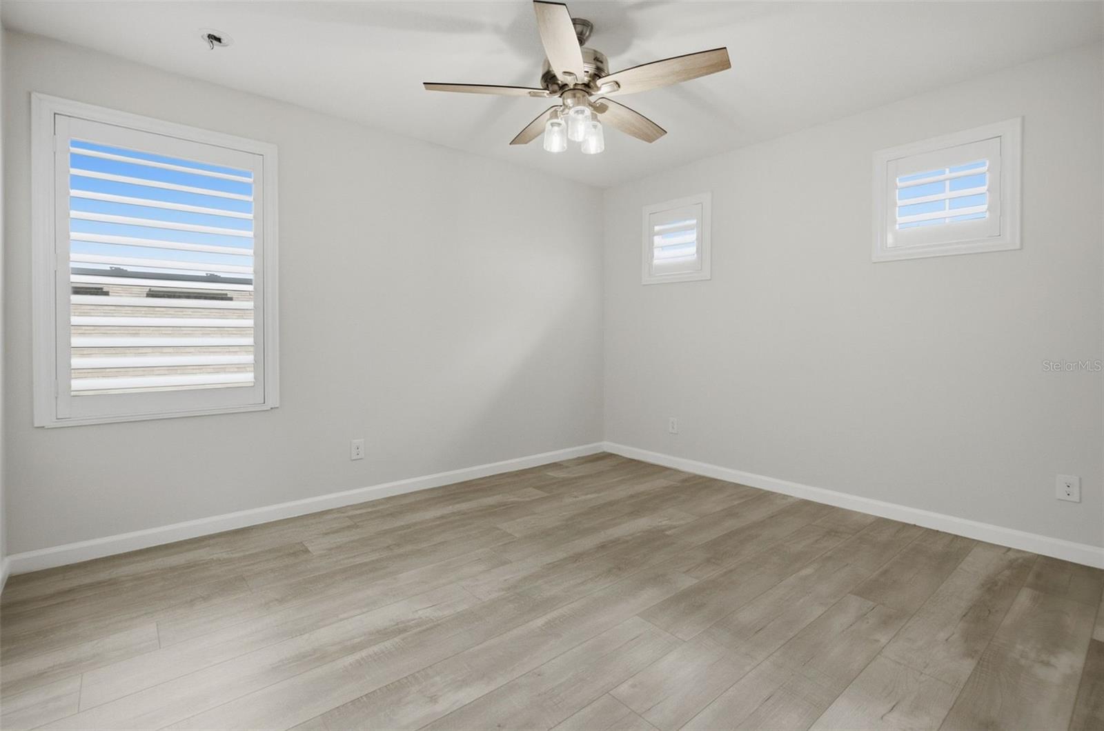3285 STRATTON CIR — photo 11