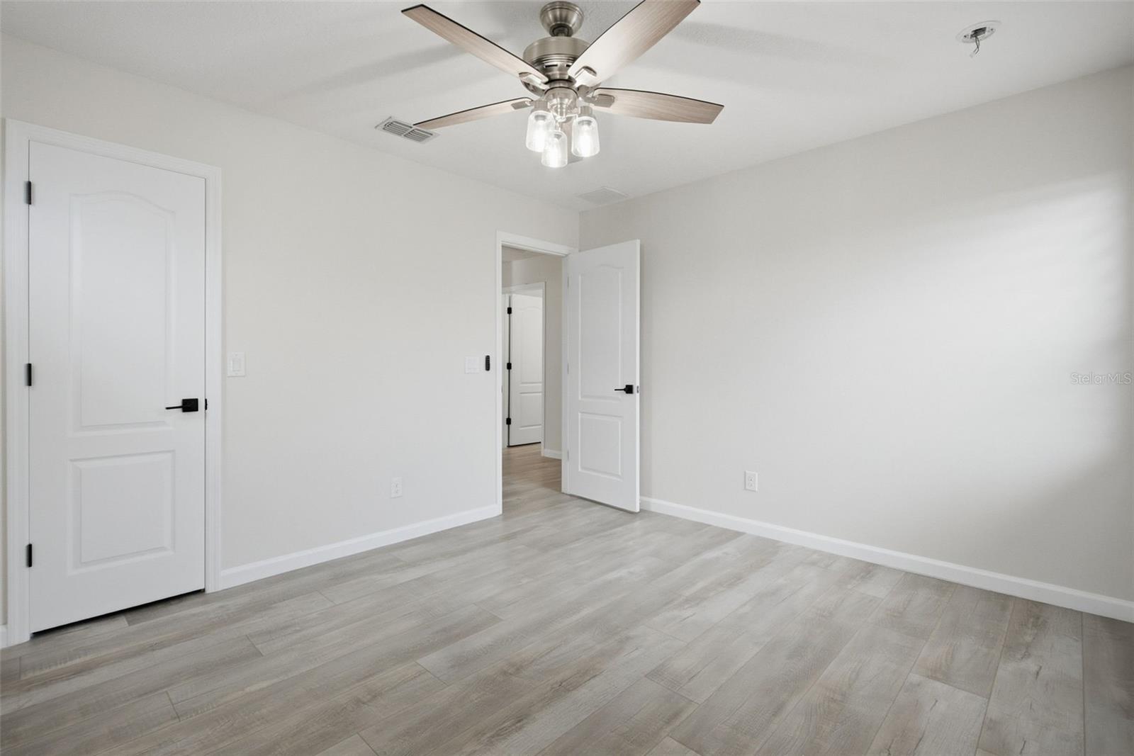3285 STRATTON CIR — photo 12