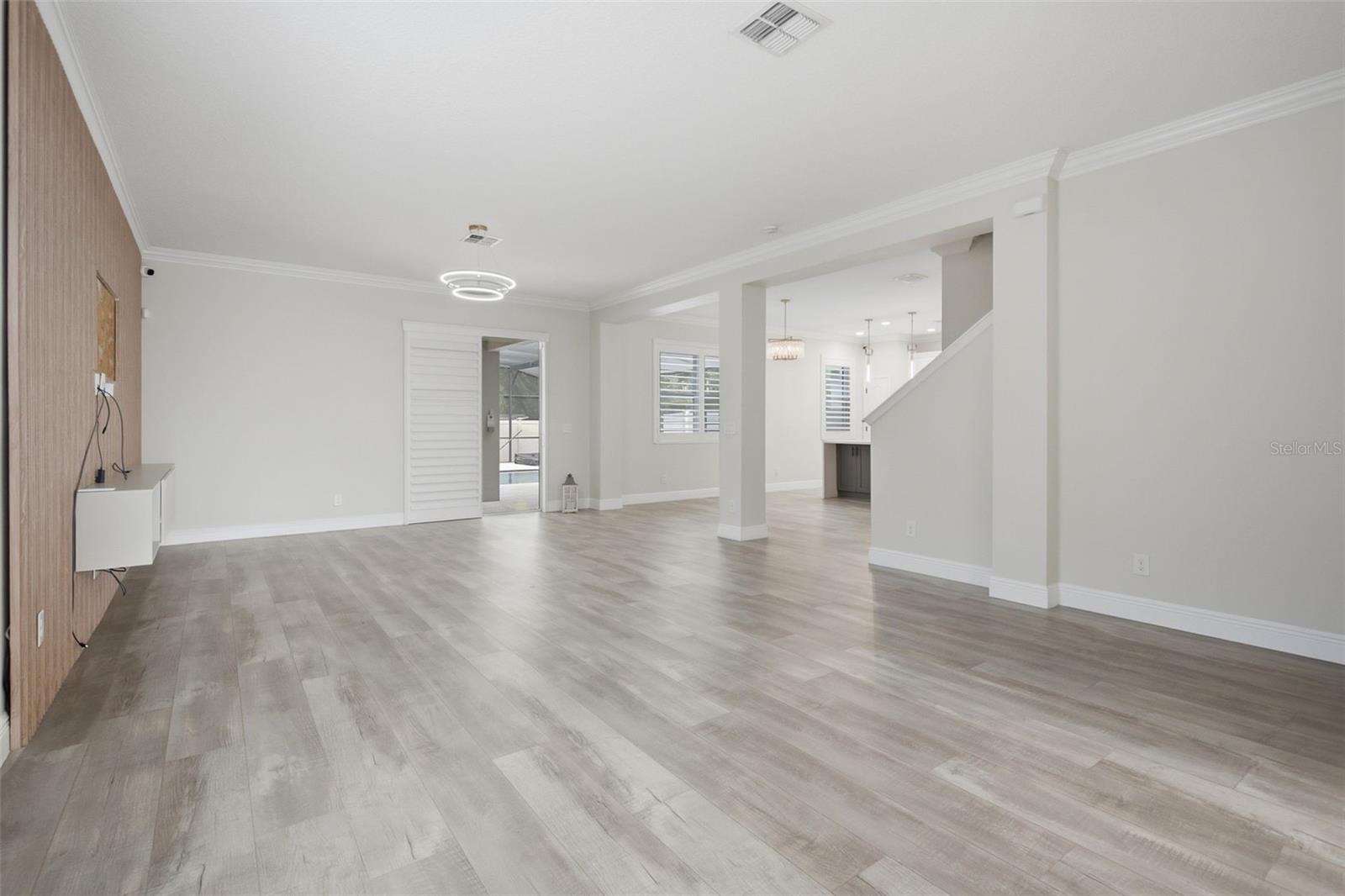 3285 STRATTON CIR — photo 5