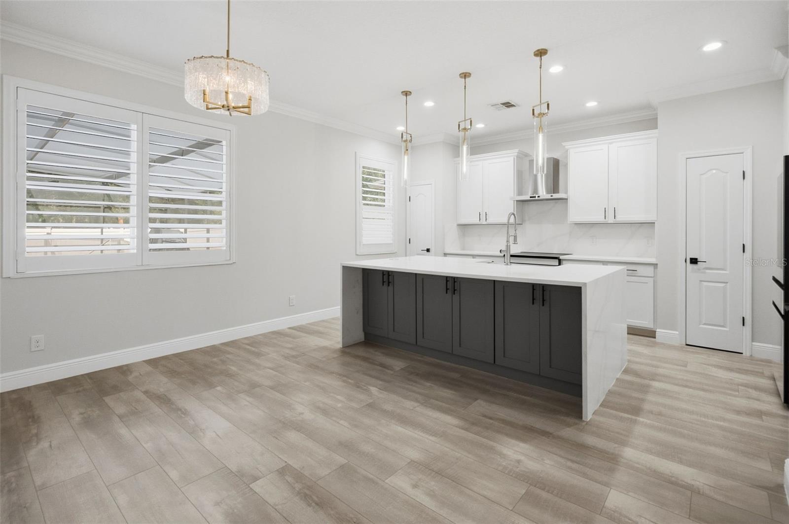 3285 STRATTON CIR — photo 8