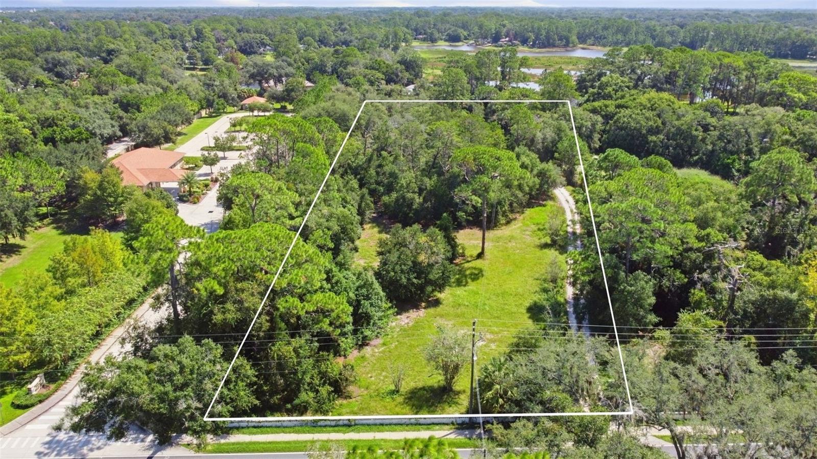 N COUNTRY CLUB RD