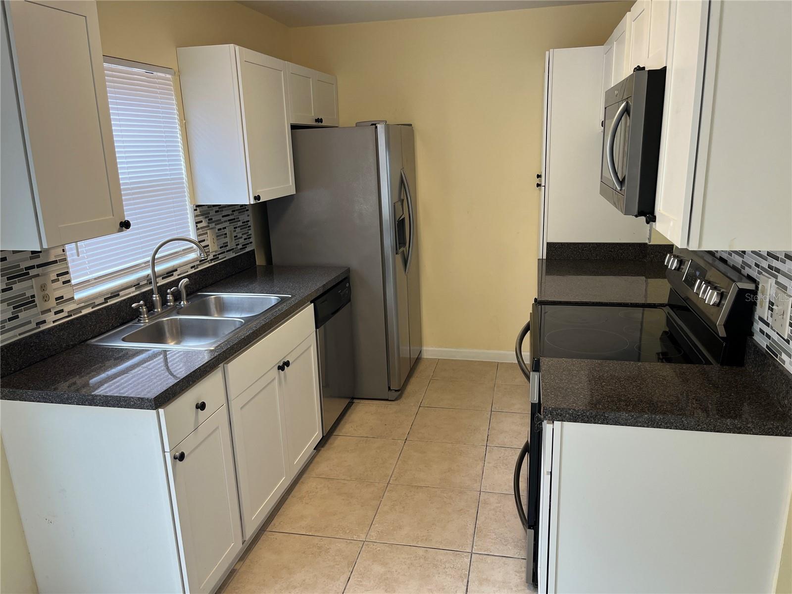 1733 SHADY RIDGE CT #233 — photo 2