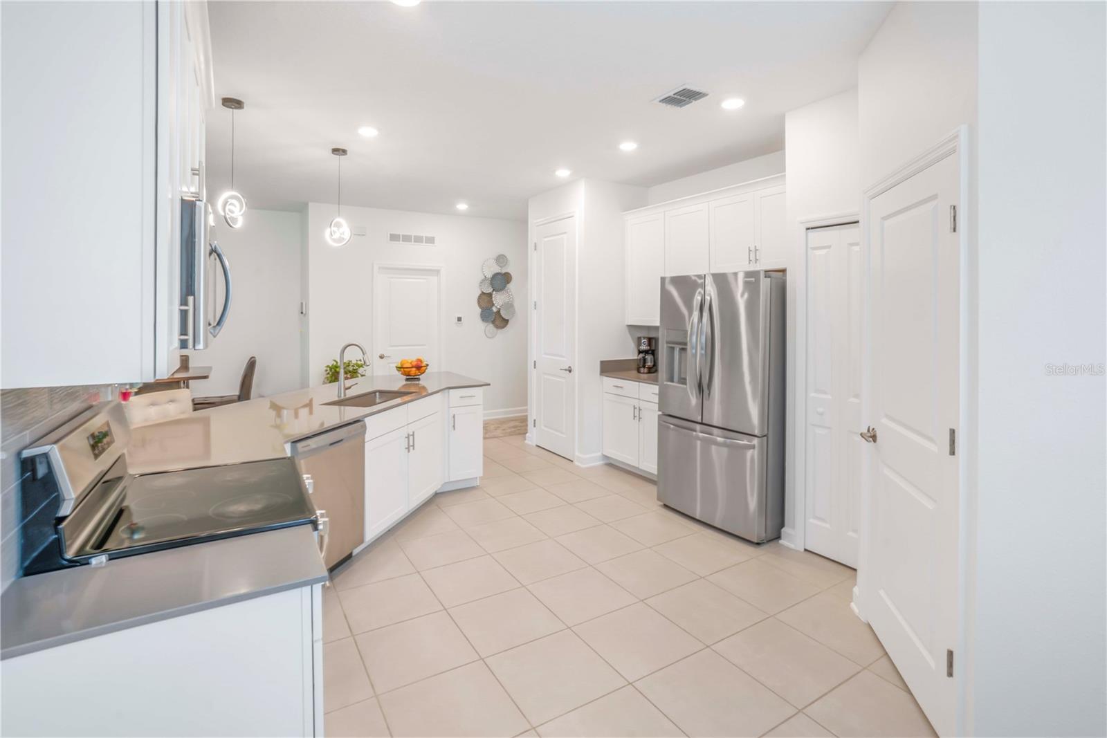 4716 WALTHAM FOREST DR — photo 4