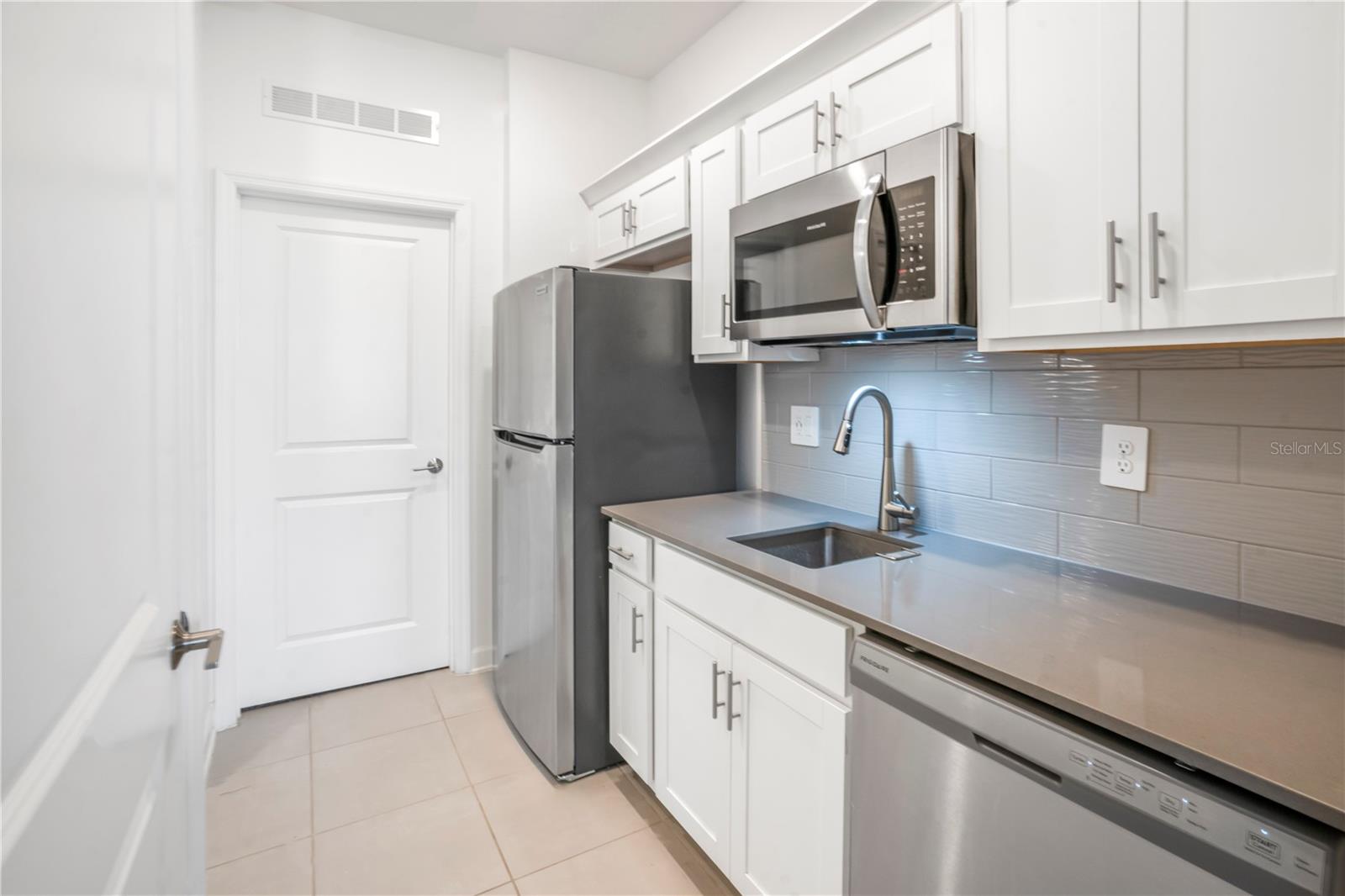 4716 WALTHAM FOREST DR — photo 5