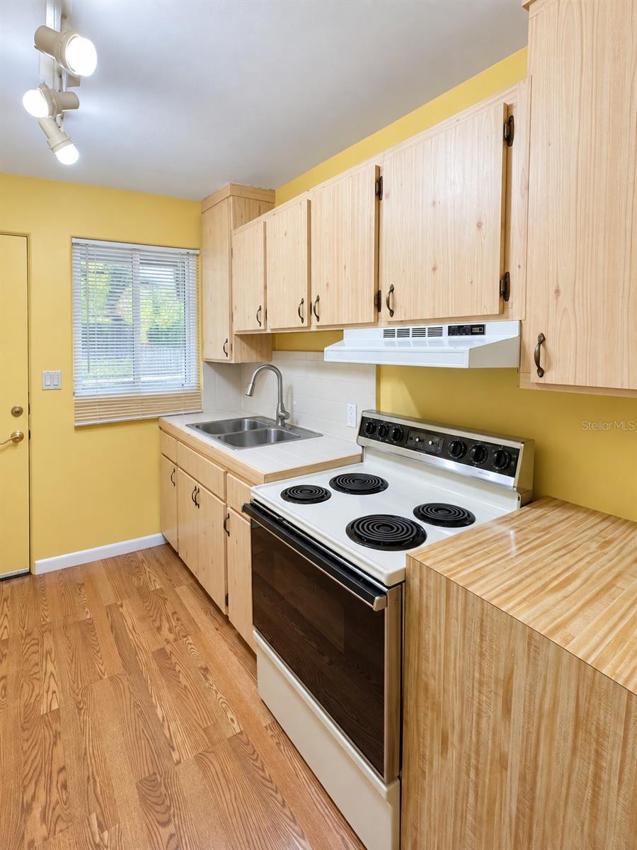 701 PALMER ST — photo 8