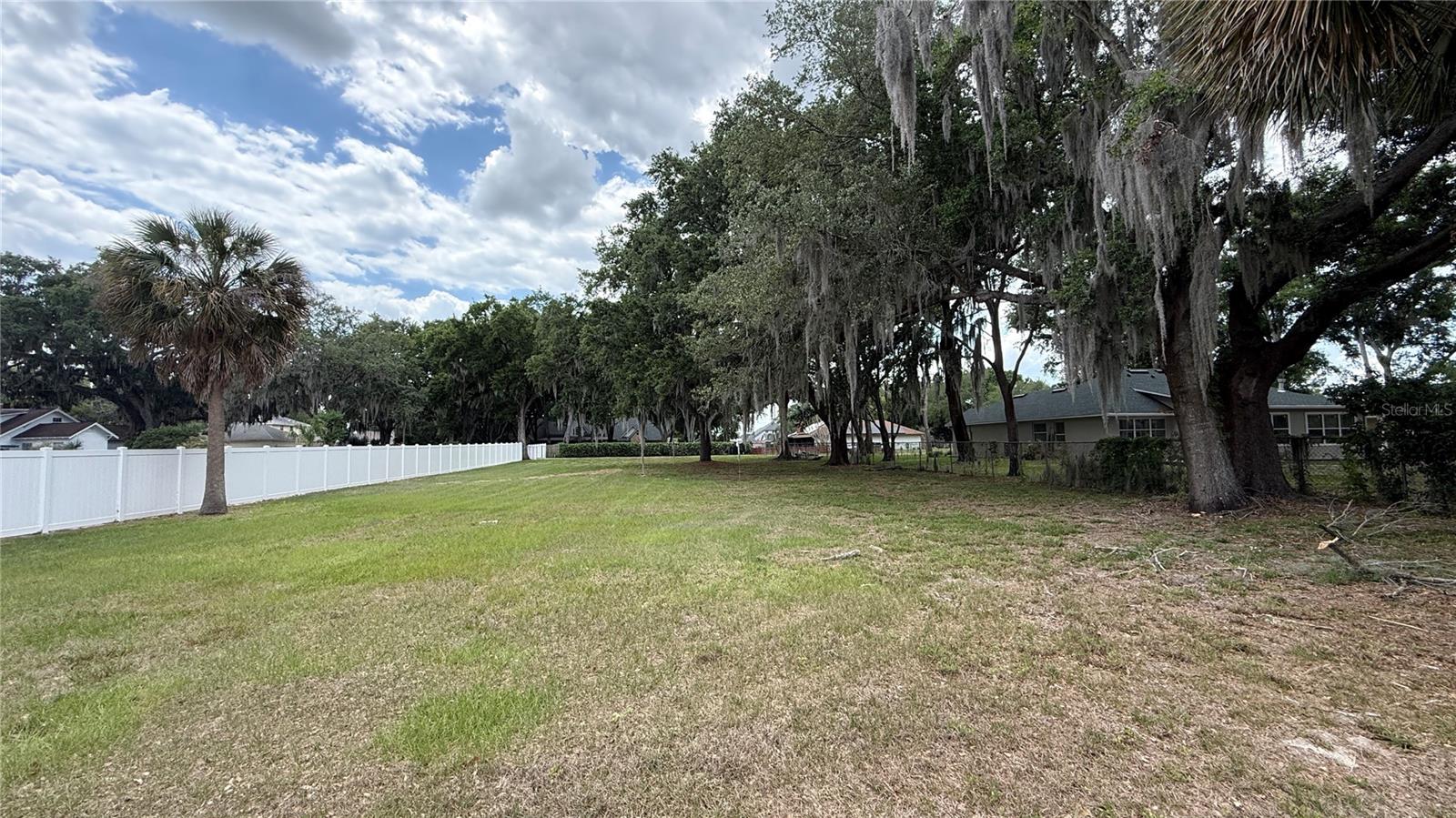 1669 MARKEL DR — photo 3