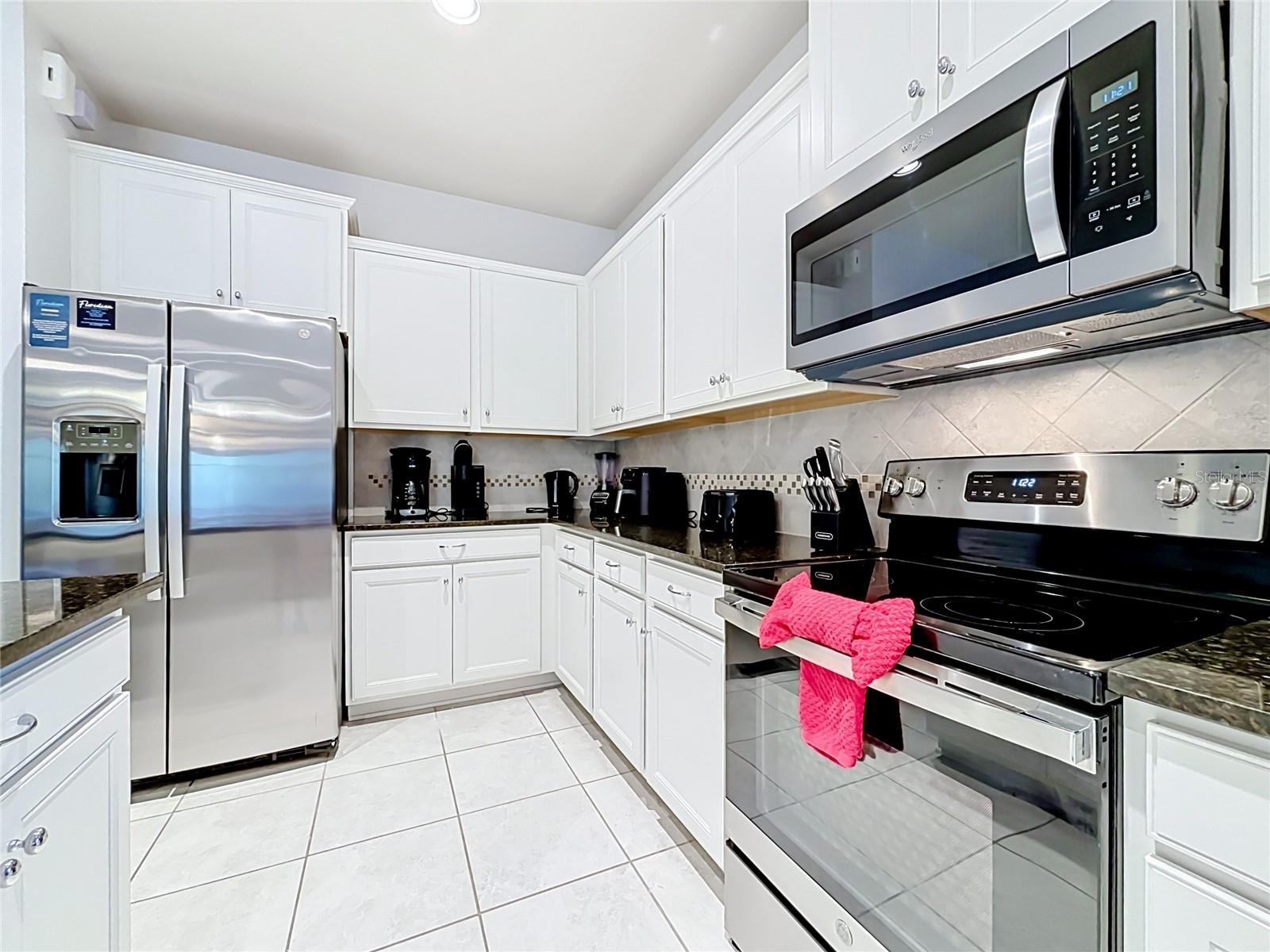 8879 QIN LOOP — photo 10