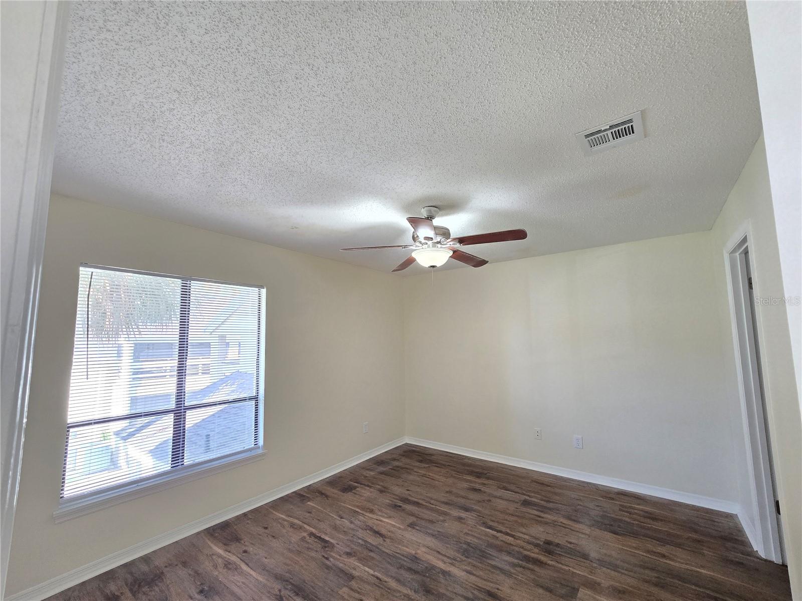410 S NETHERWOOD CRES #410 — photo 12