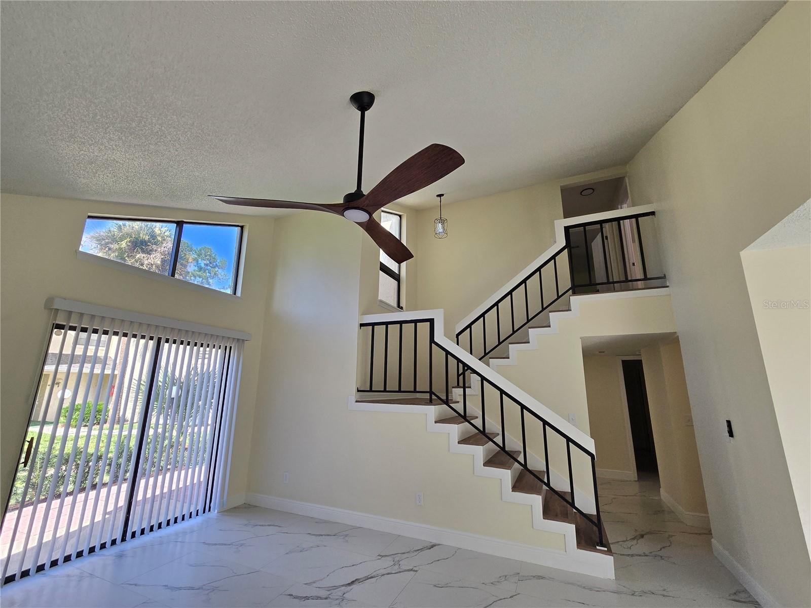 410 S NETHERWOOD CRES #410 — photo 6
