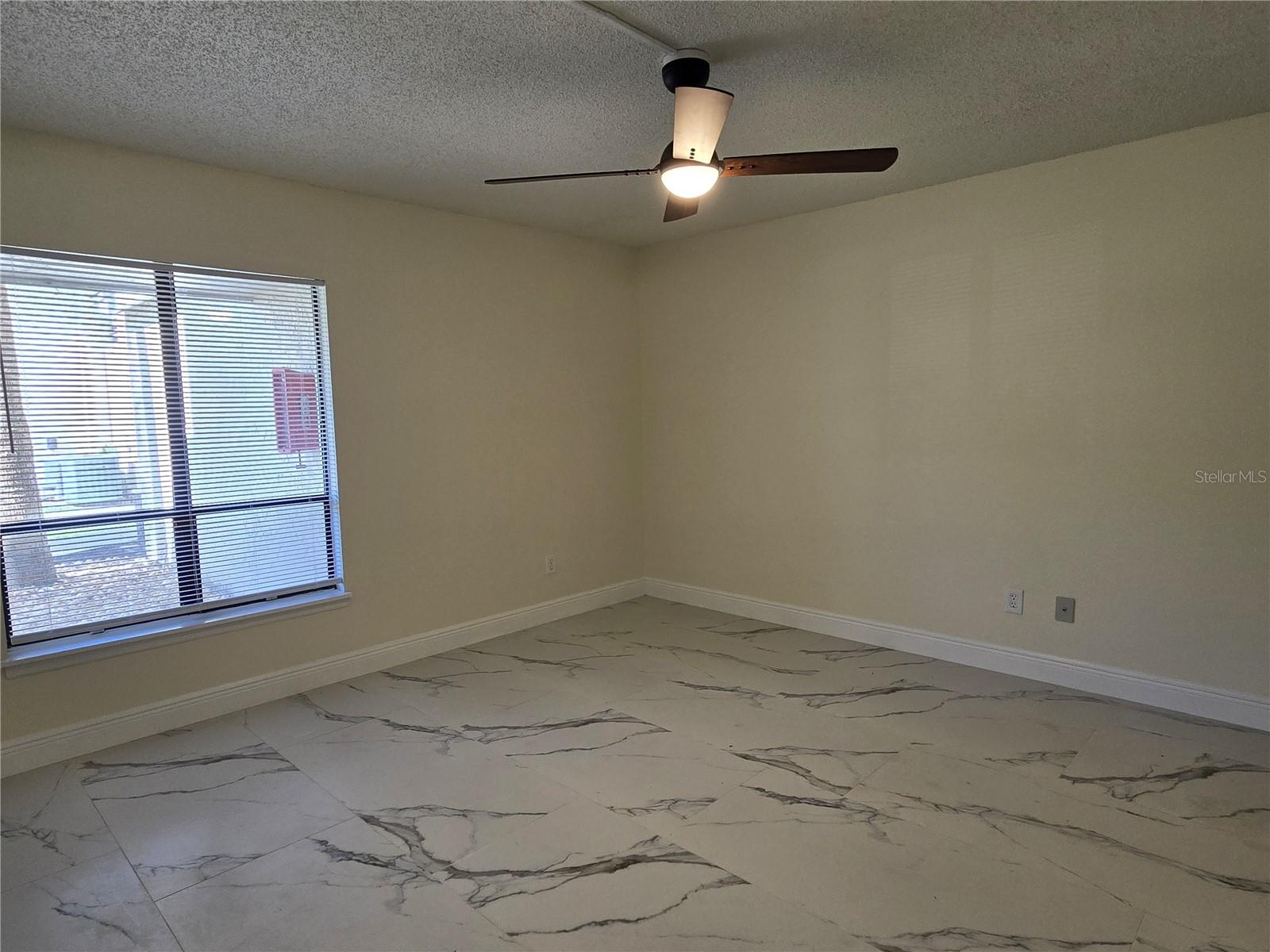 410 S NETHERWOOD CRES #410 — photo 7