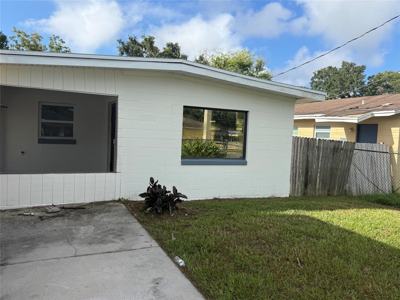 4522 CARTER ST — photo 2