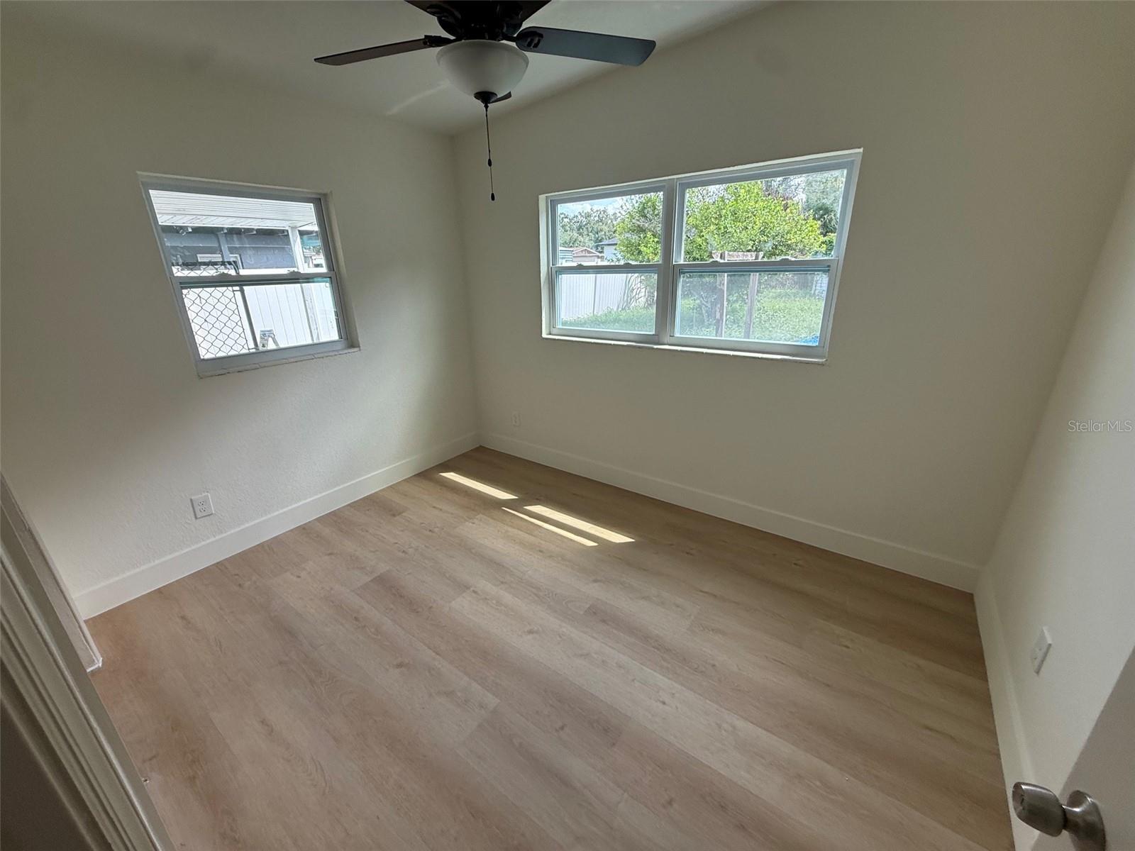 4522 CARTER ST — photo 8